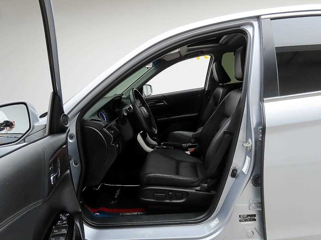 Honda Accord - Vista 12