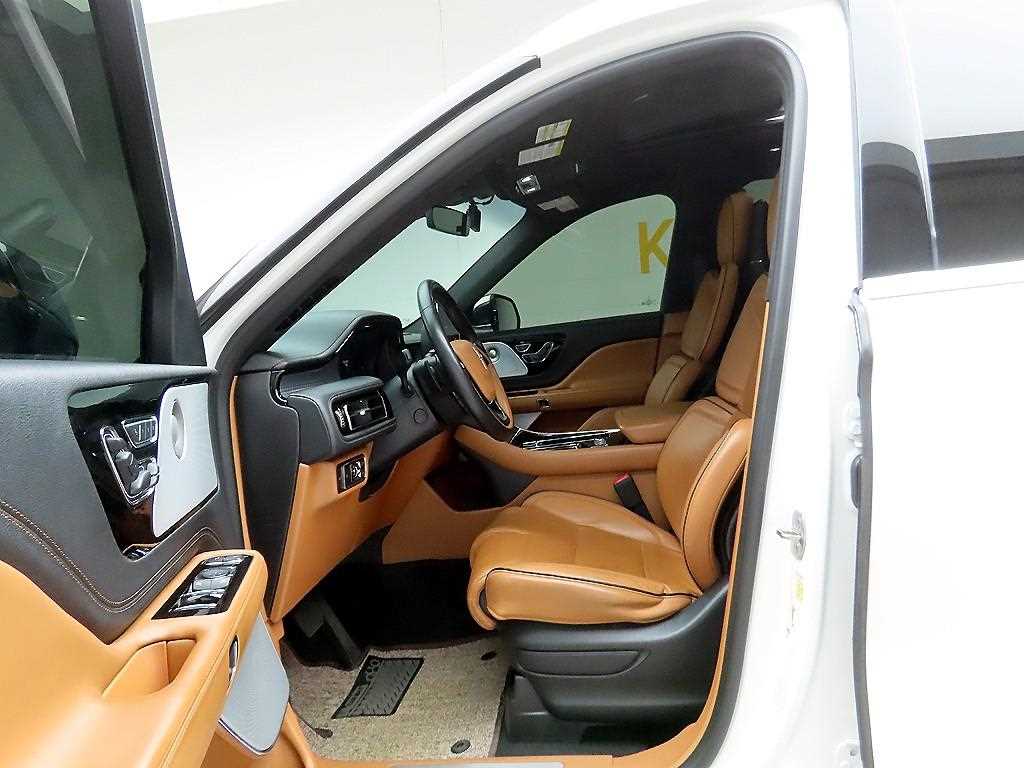 Lincoln Aviator - Vista 12