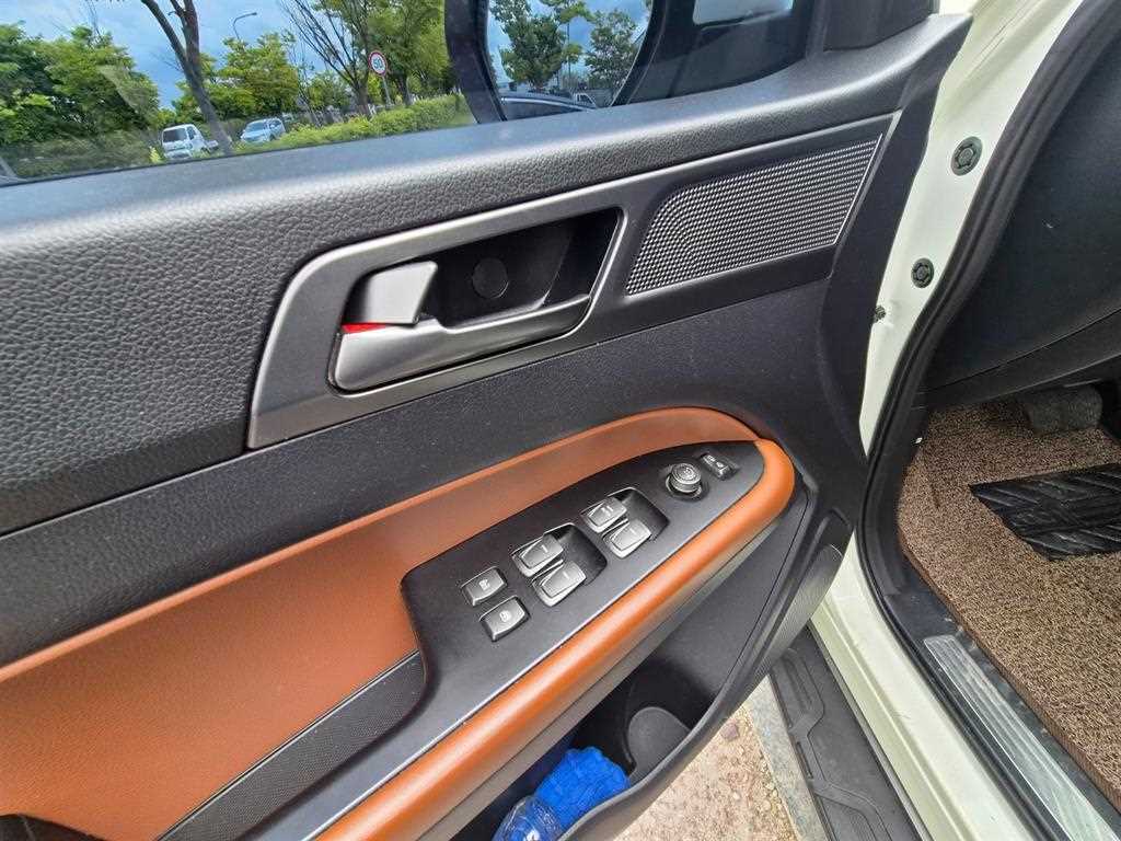 Ssangyong Rexton - Vista 10