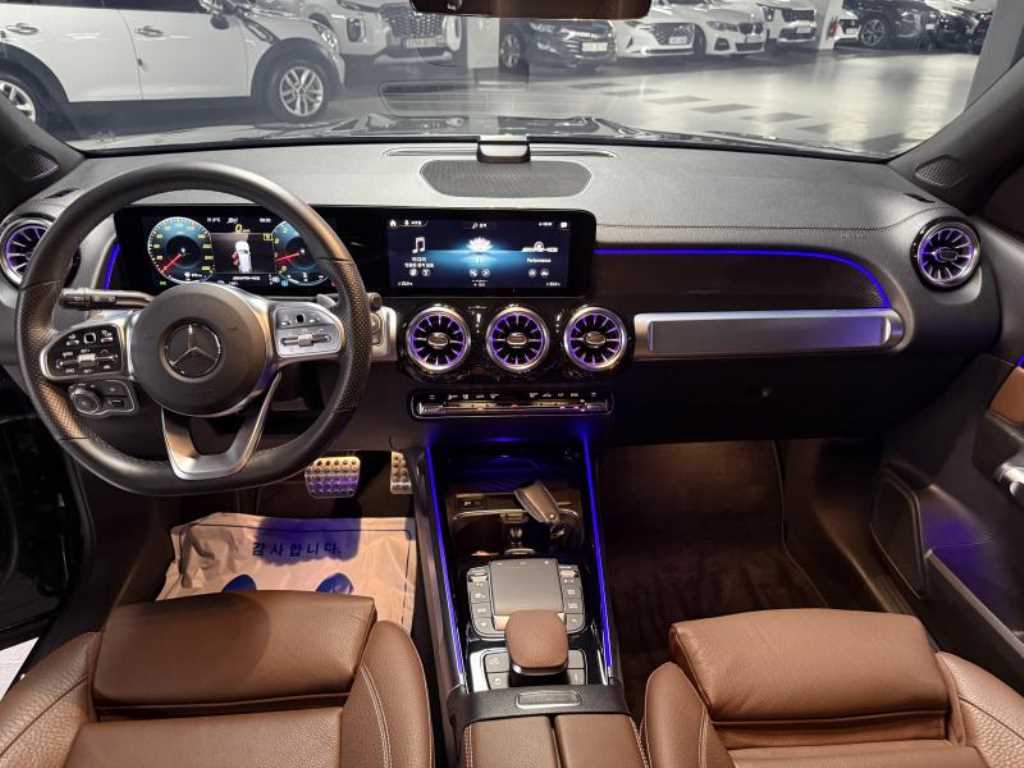 Mercedes Benz GLB Class - Vista 6
