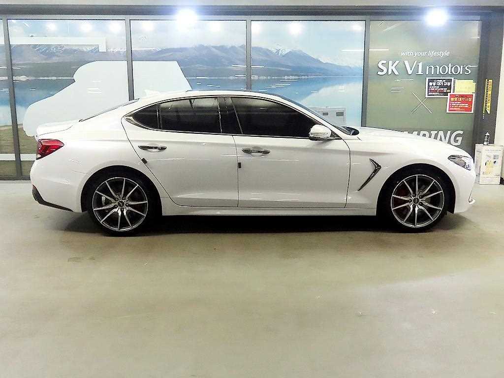 Genesis G70 - Vista 3
