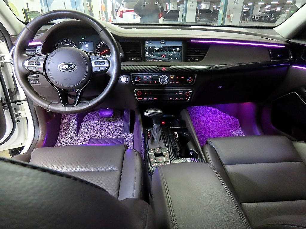 KIA K7 - Vista 10