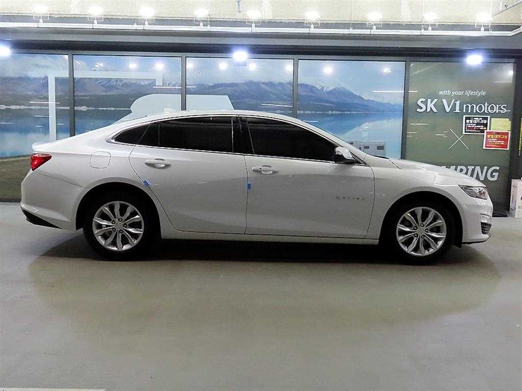 Chevrolet Malibu - Vista 3