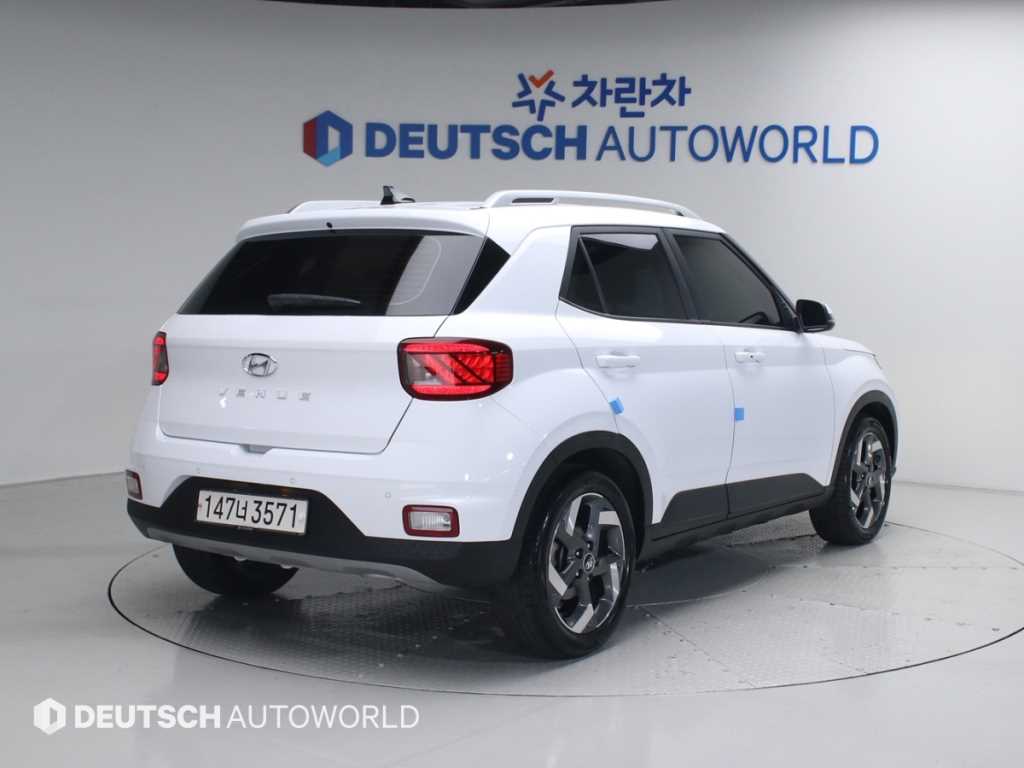 HYUNDAI Venue - Vista 4