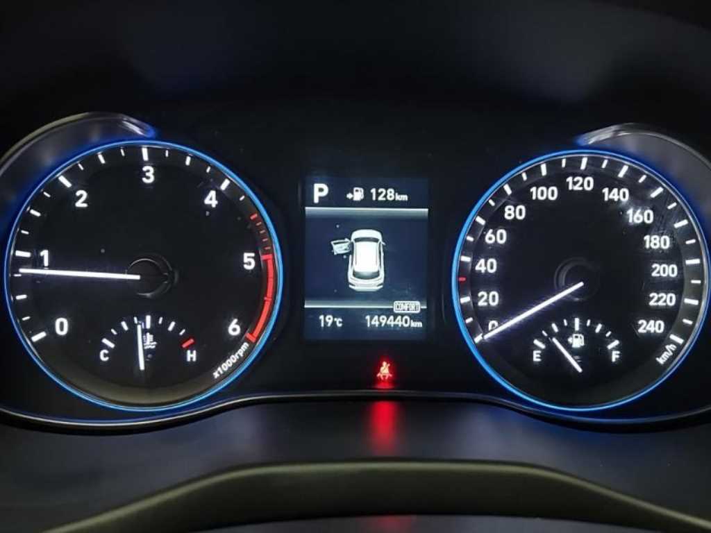 HYUNDAI Kona - Vista 6