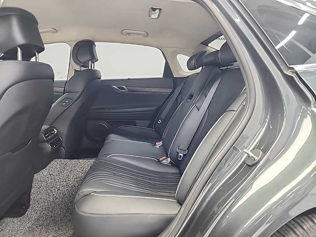 Genesis G80 - Vista 12