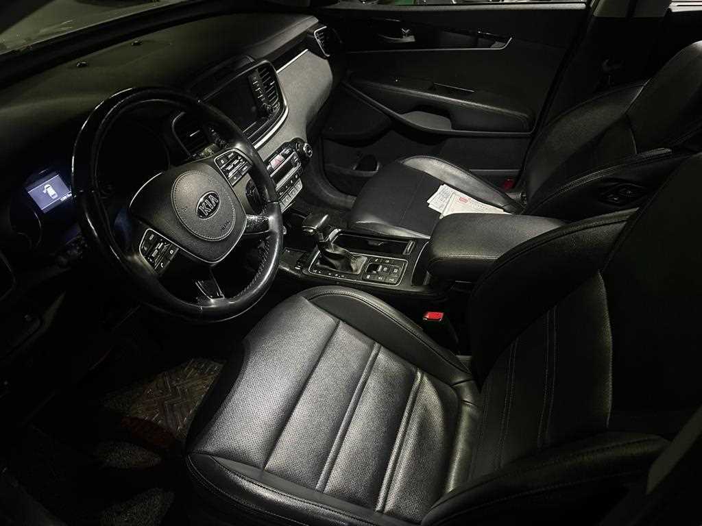 KIA Sorento - Vista 9