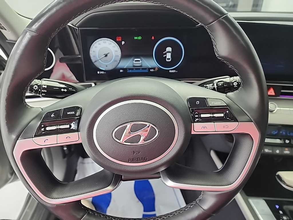 HYUNDAI Avante - Vista 9