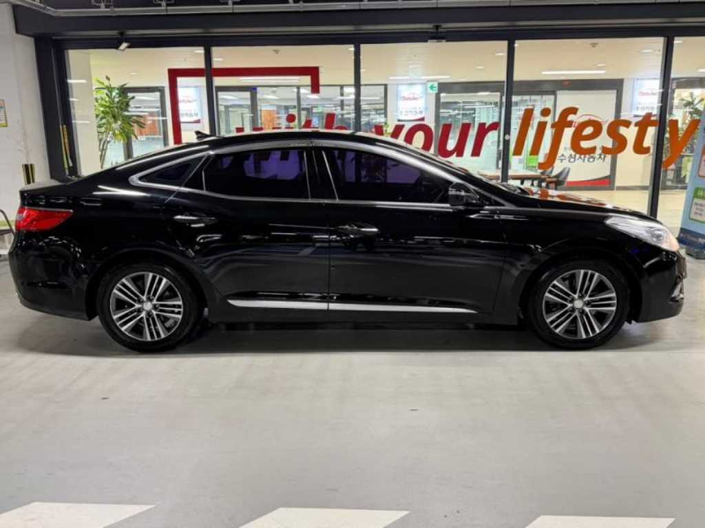 HYUNDAI Grandeur - Vista 3