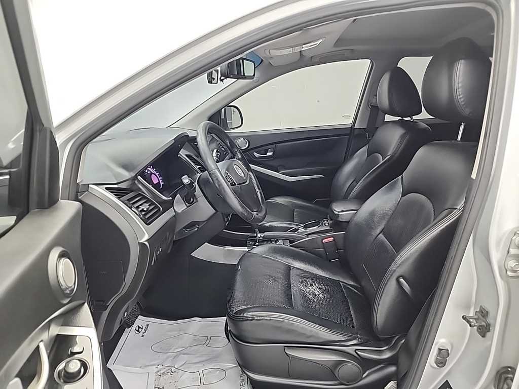 Ssangyong Korando - Vista 11