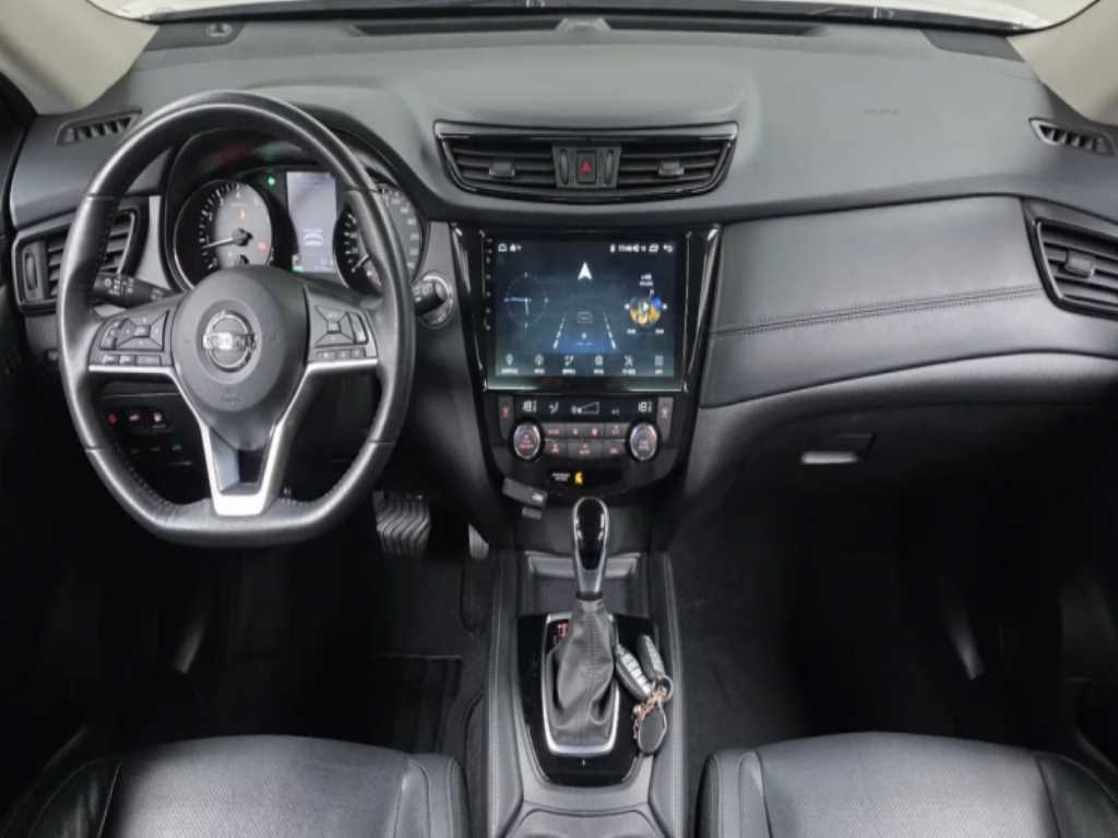 Nissan Extrail - Vista 4