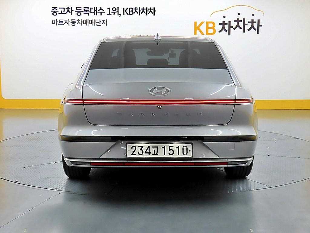 HYUNDAI Grandeur - Vista 3