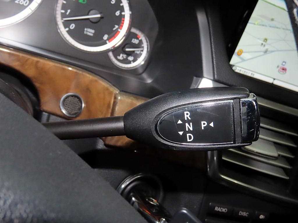 Mercedes Benz E class - Vista 12