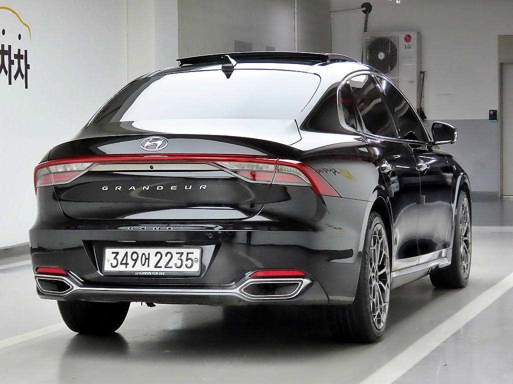 HYUNDAI Grandeur - Vista 4