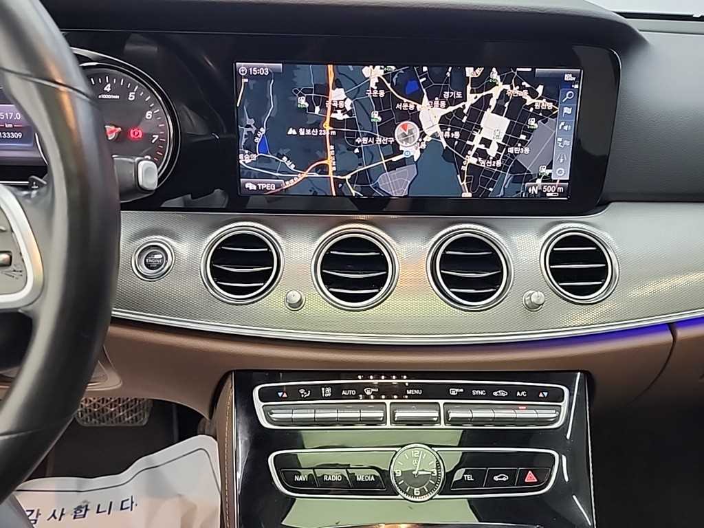 Mercedes Benz E class - Vista 10