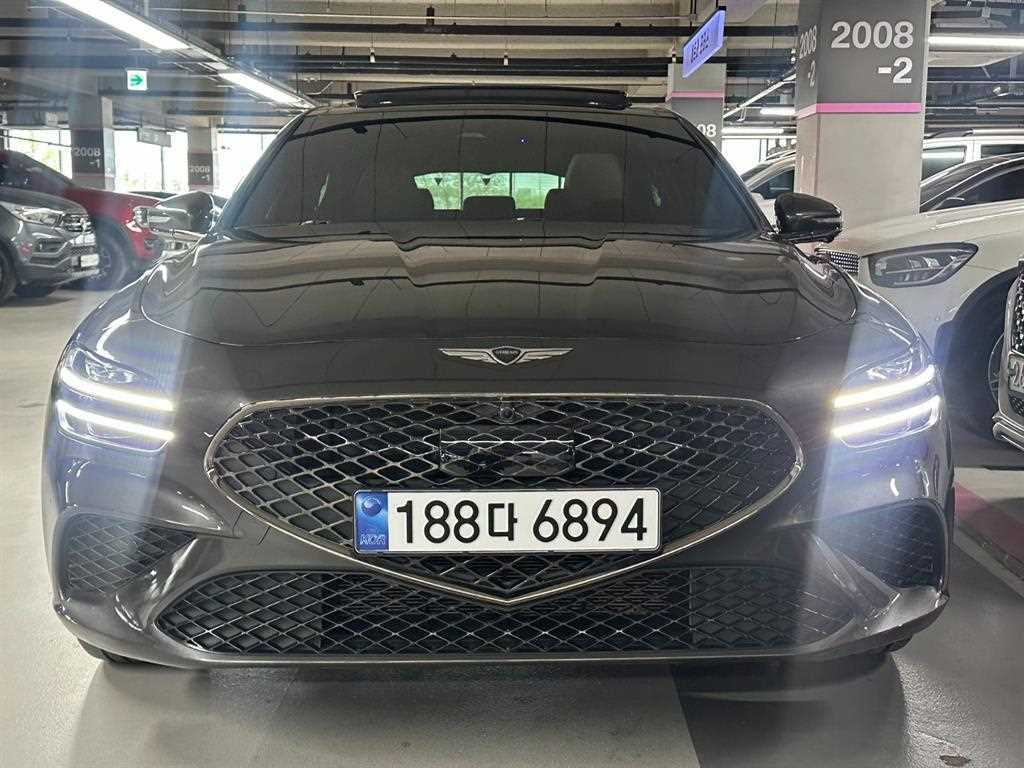 Genesis G70 - Vista 3