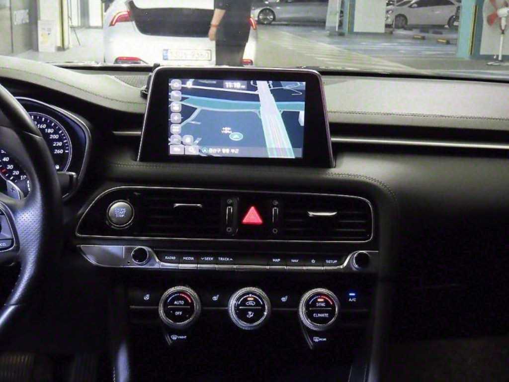 Genesis G70 - Vista 11