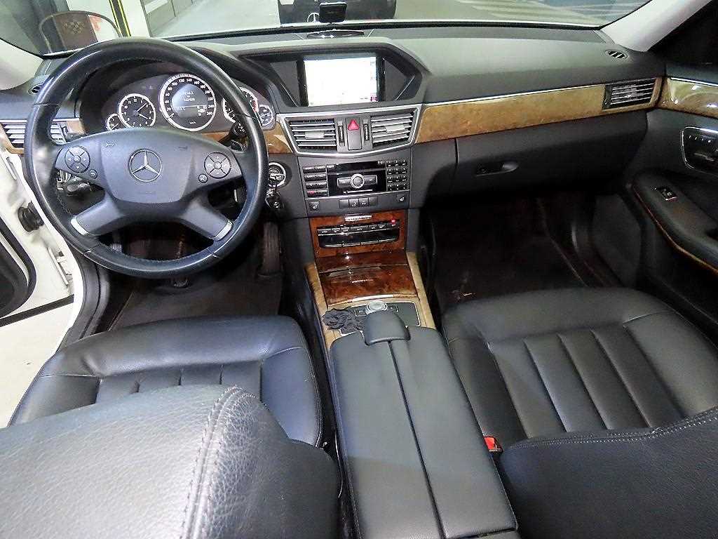Mercedes Benz E class - Vista 10