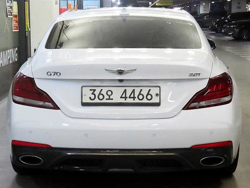Genesis G70 - Vista 5
