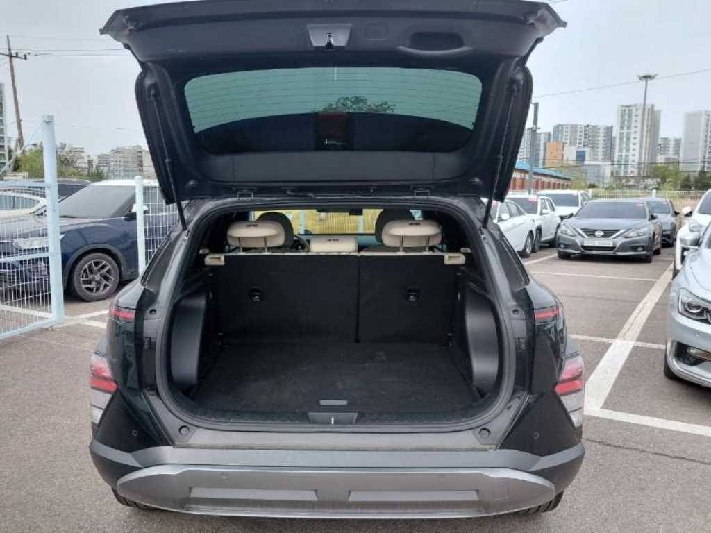 HYUNDAI Kona - Vista 9