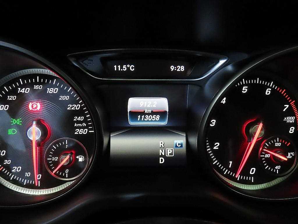 Mercedes Benz GLA Class - Vista 9