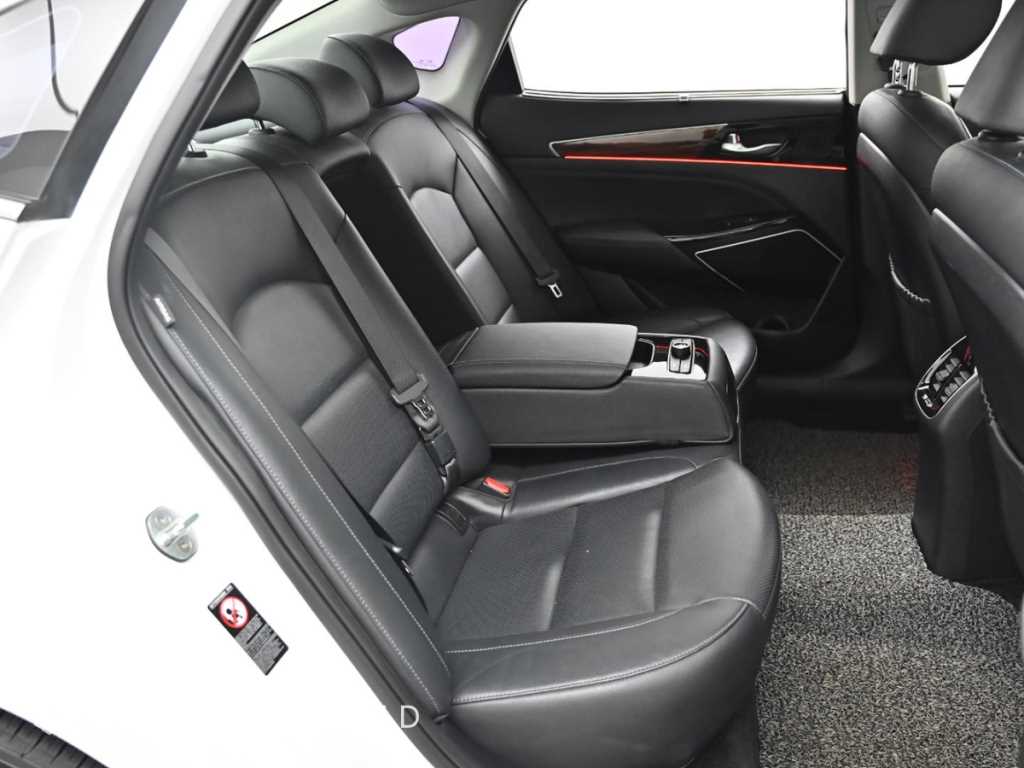 KIA K7 - Vista 12