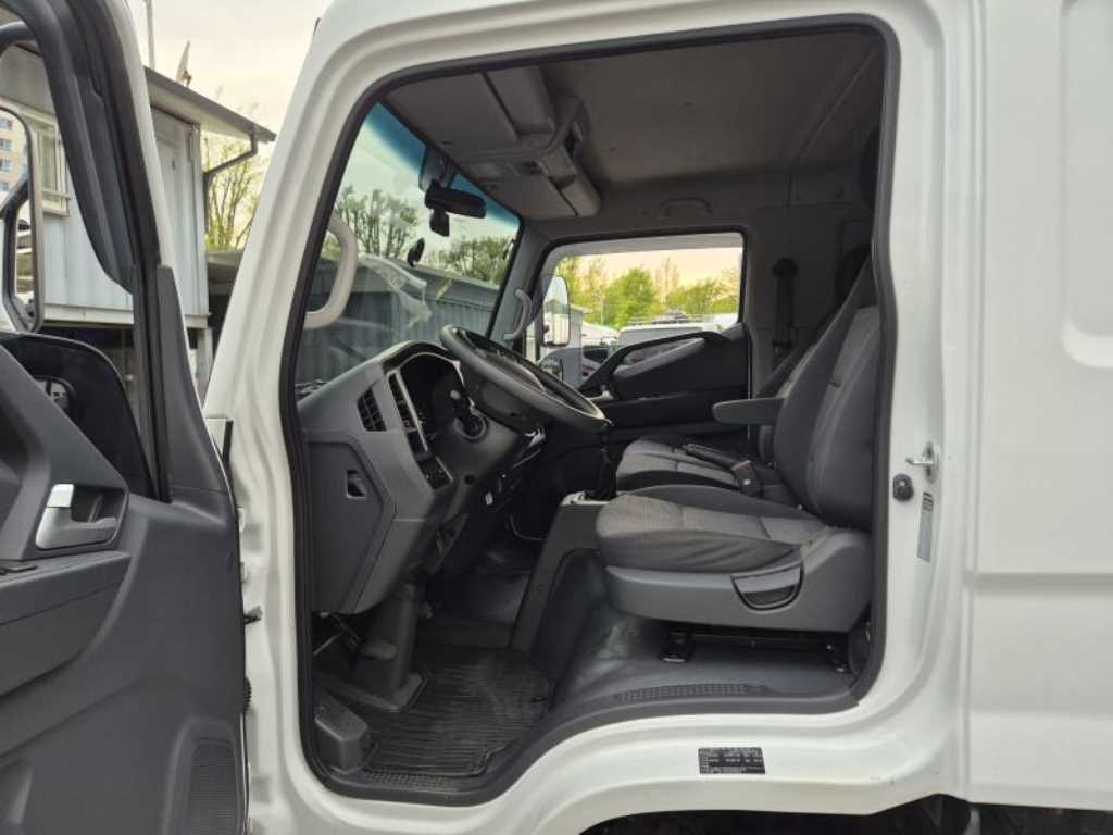 medium and large cargo truck - Vista 12