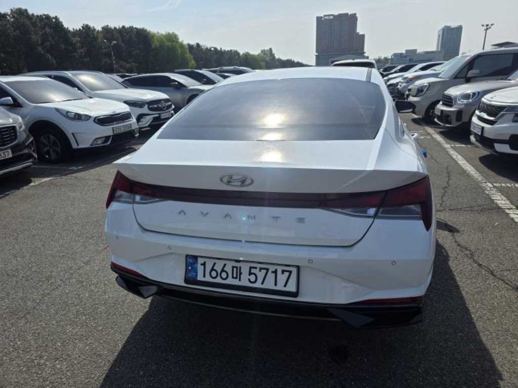 HYUNDAI Avante - Vista 6
