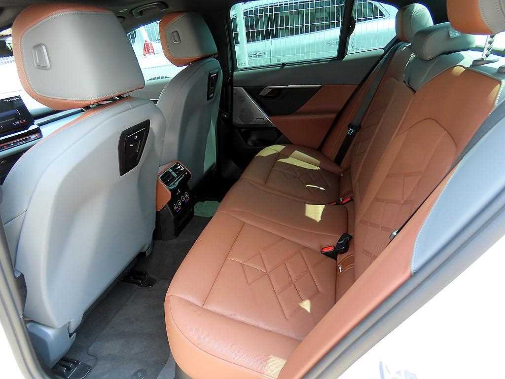 BMW 5 Series - Vista 6