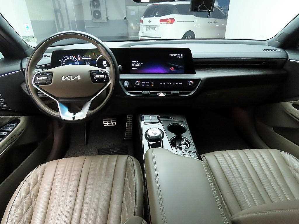 KIA K8 - Vista 10