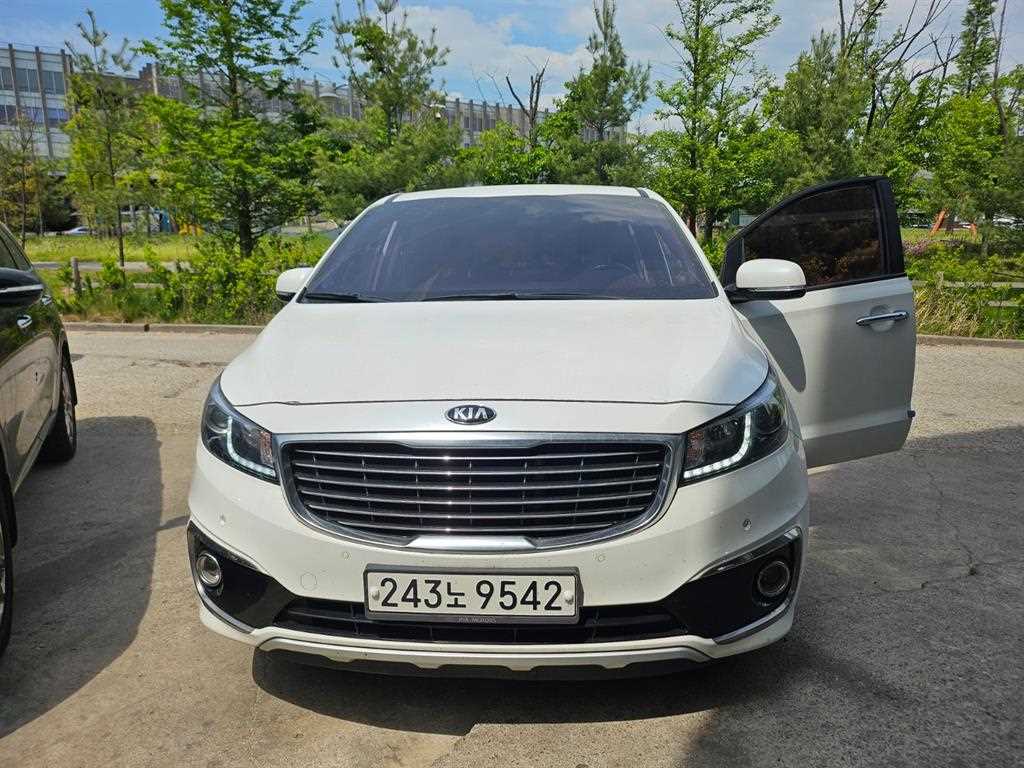 KIA Carnival 2018 Blanco - Importación desde Corea - HF Imports Iquique - Foto 1