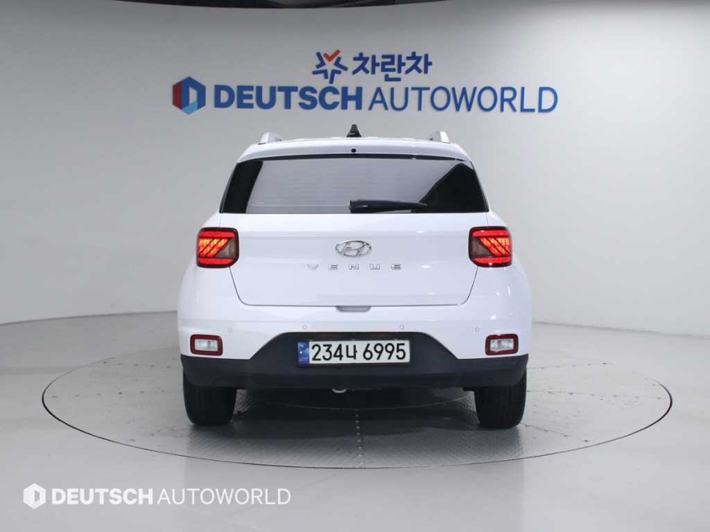 HYUNDAI Venue - Vista 4