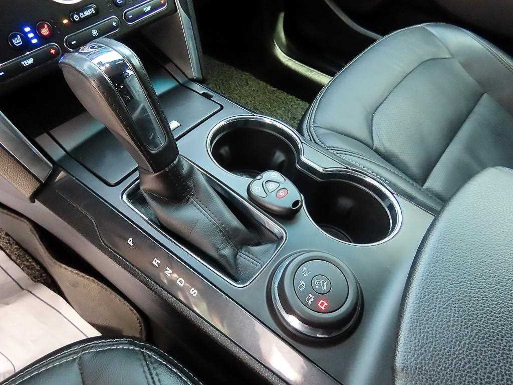 Ford Explorer - Vista 10