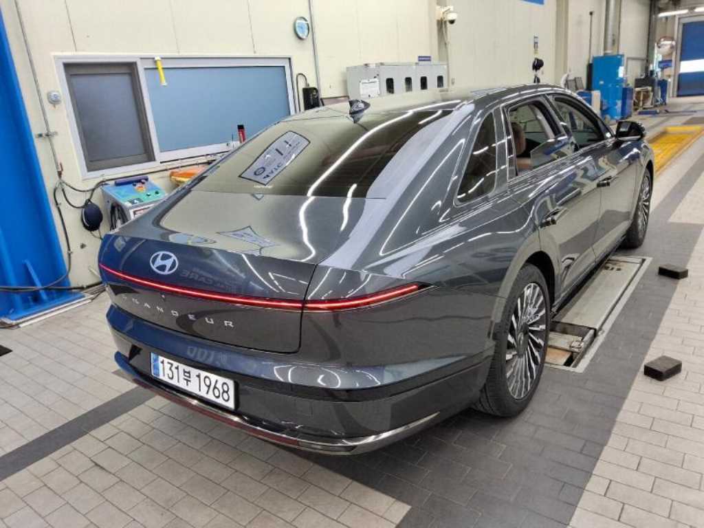 HYUNDAI Grandeur - Vista 3