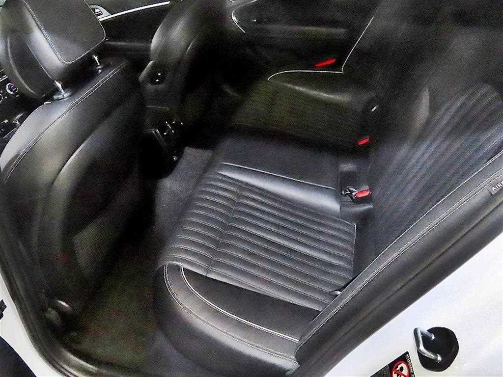 Genesis G70 - Vista 7