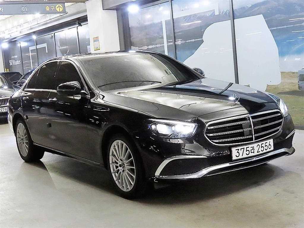 Mercedes Benz E class 2023 Negro - Importación desde Corea - HF Imports Iquique - Foto 1
