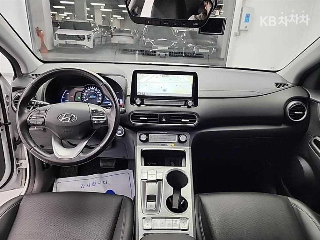 HYUNDAI Kona - Vista 7
