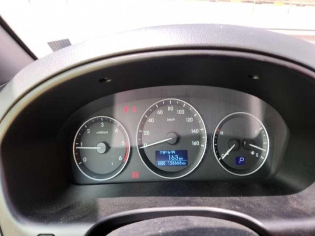 HYUNDAI Starex - Vista 8