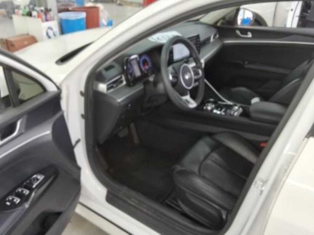 KIA K5 - Vista 7