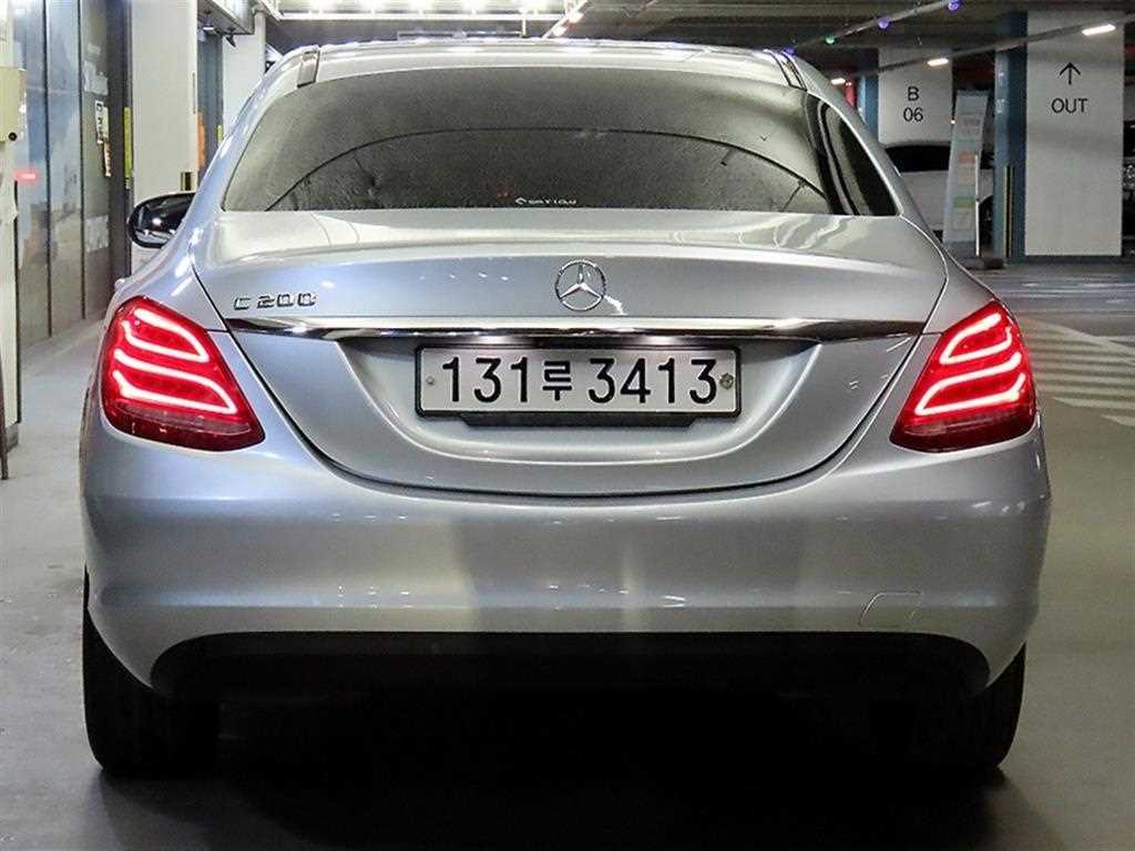 Mercedes Benz C Class - Vista 5