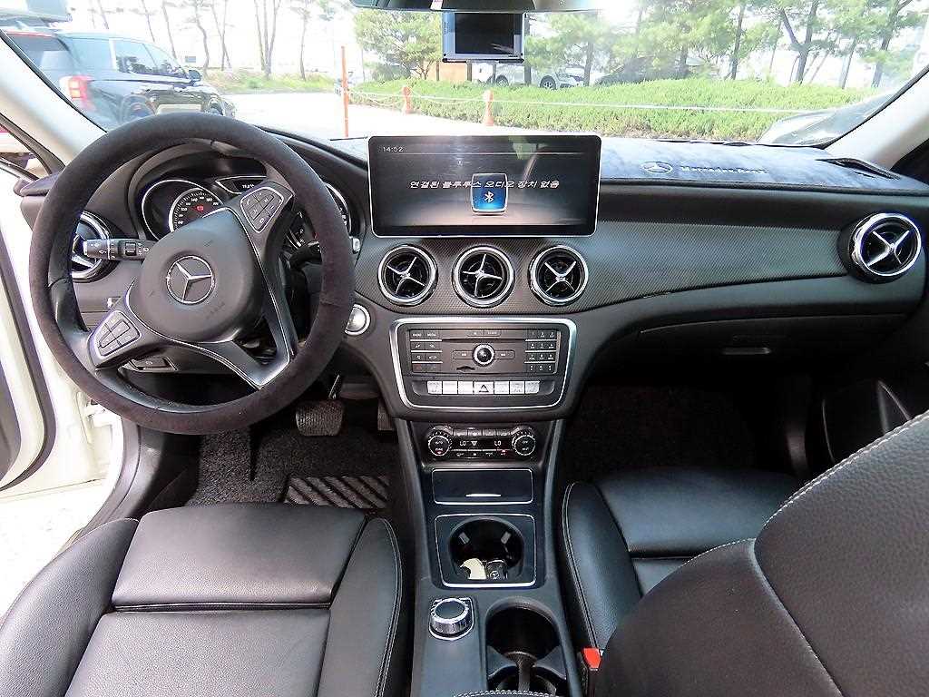 Mercedes Benz GLA Class - Vista 7