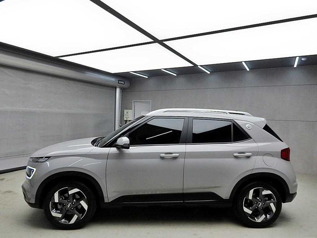 HYUNDAI Venue - Vista 4