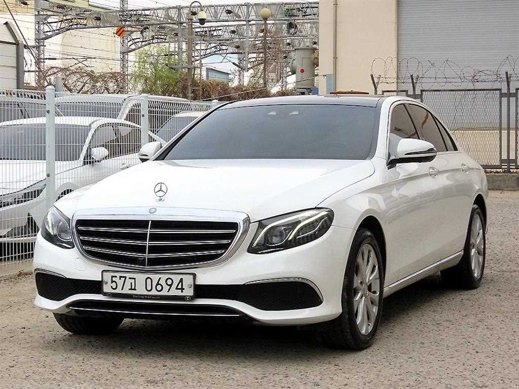 Mercedes Benz E class - Vista 2