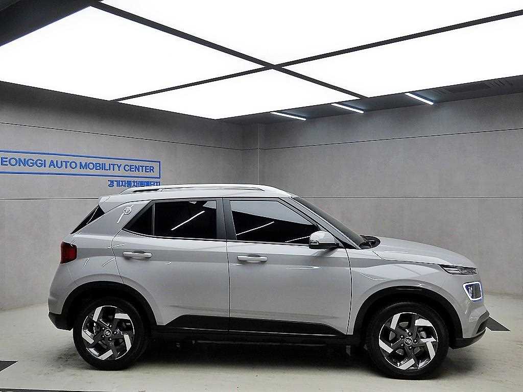 HYUNDAI Venue - Vista 2