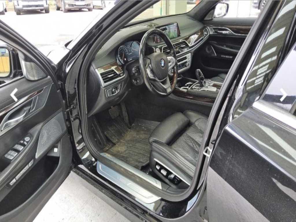 BMW 7 Series - Vista 9
