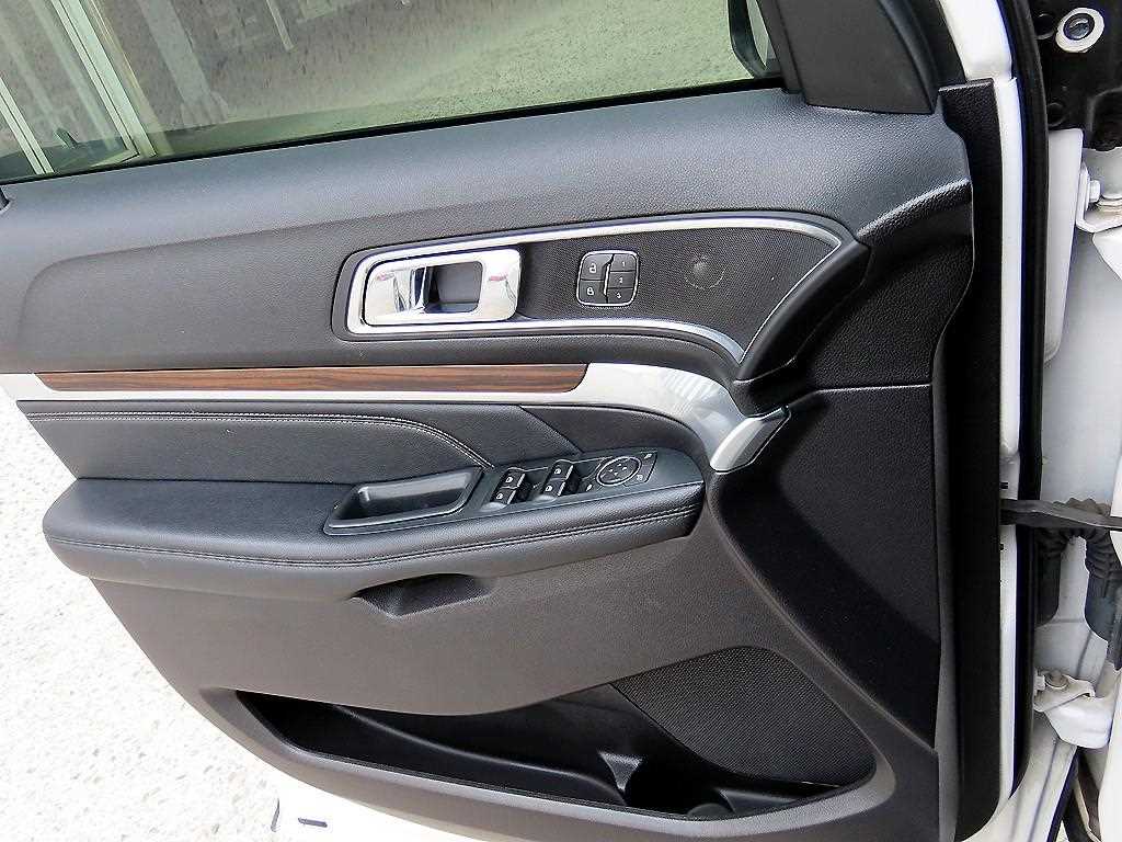 Ford Explorer - Vista 11