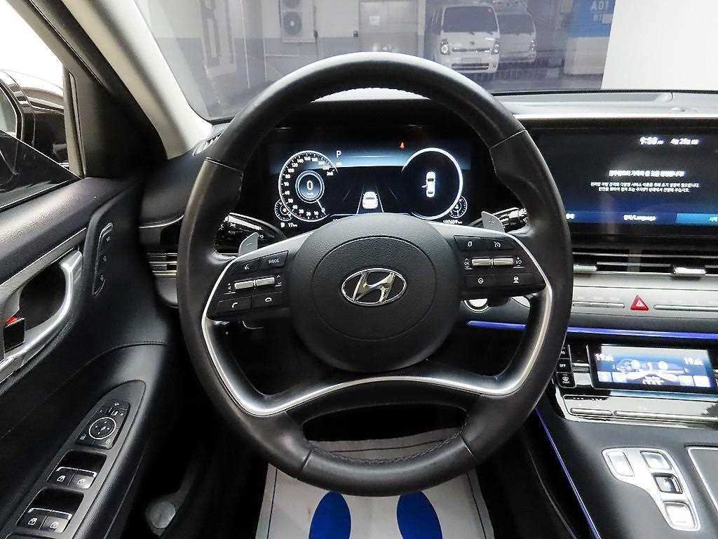 HYUNDAI Grandeur - Vista 7