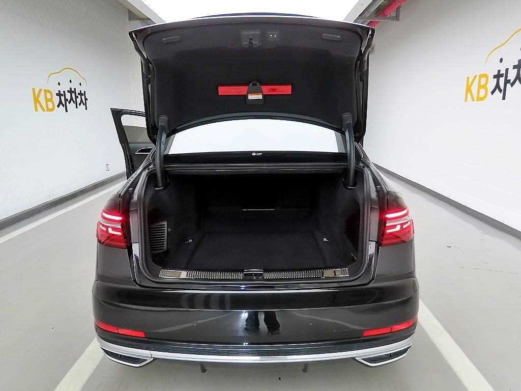 Audi A8 - Vista 5