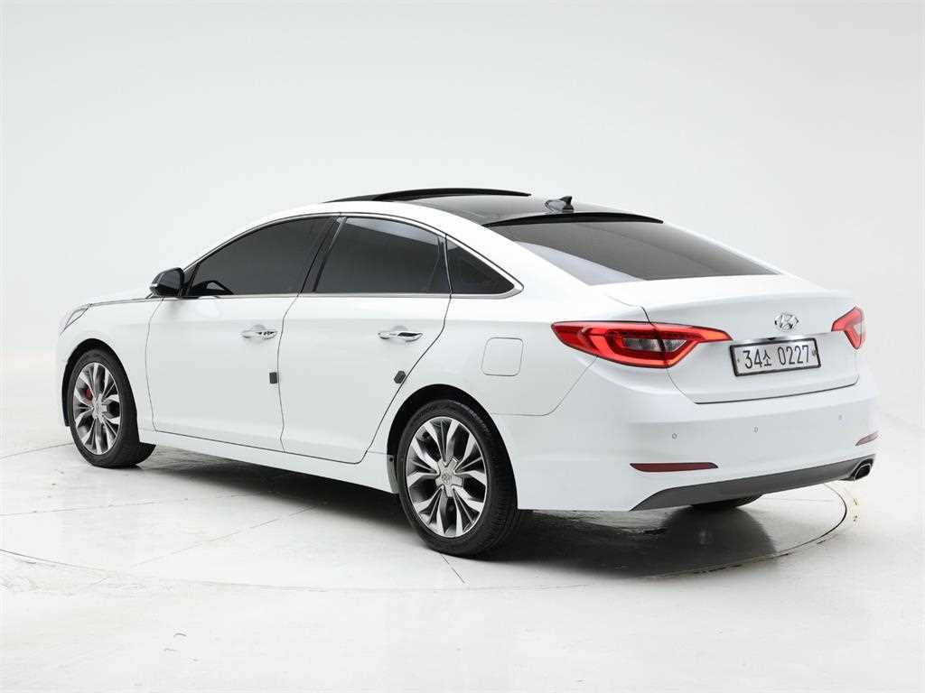 HYUNDAI Sonata - Vista 4