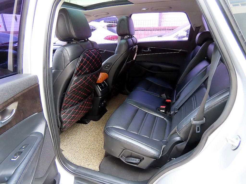 KIA Sorento - Vista 6